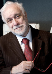 Крешенцо Лючано Де