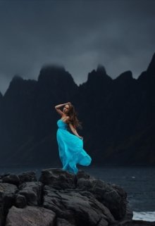 Девочка и море