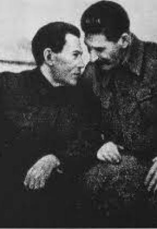 Два товарища