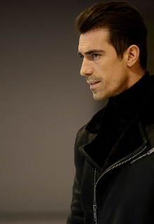 Незнакомец рядом